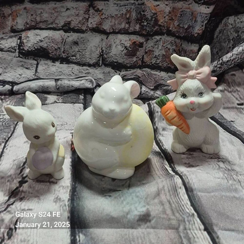 Lot of 3 Vintage Bunnies Rabbits Figurines 1987 Flocked Super Cute Carrot Eggs